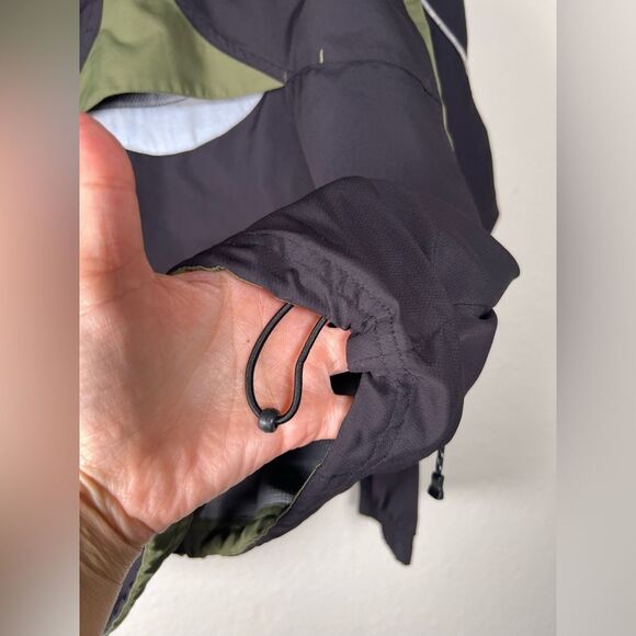 Brooks Men's Charcoal and Olive Windbreaker - Picture 7 of 14